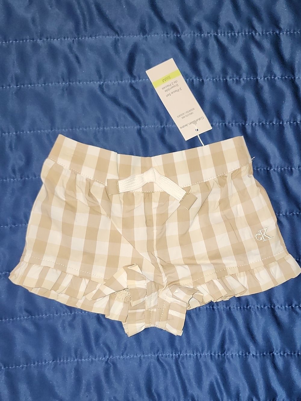 Calvin Klein Jeans Baby Girls White Smocked Top & Gingham Ruffled Shorts Set NWT - Picture 5 of 11
